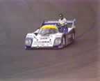 Henri Toivonen esittelee aidon Le Mans auton Ahveniston Vauhtip�ivien yleis�lle (13kb)